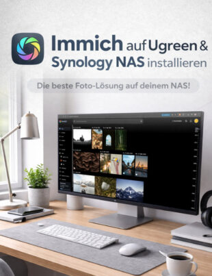 Immich Logo mit bunten Kreisen neben dem Text 'Immich auf Ugreen & Diskstation installieren', Monitor mit Fotoverwaltung, Schreibtisch mit Lampe, Pflanze, Tastatur und Maus